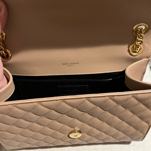 Saint Laurent - YSL Envelope Medium quilted texture crossbody bag - Picture 3 of 3